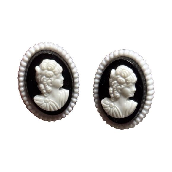 Earrings – Vintage Black & White Cameo Stud Earrings - Picture 2 of 2